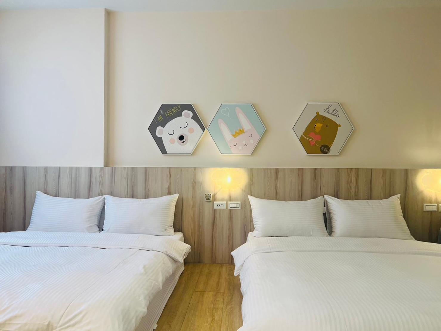 Canal Walk Inn Тайнань Экстерьер фото